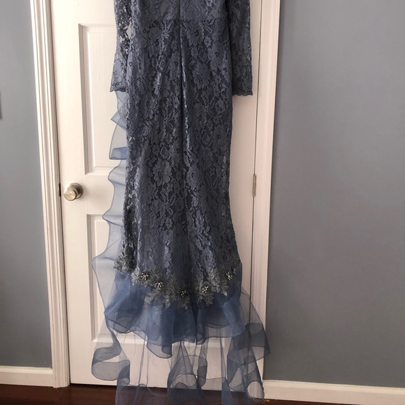 Dresss - Picture 4 of 6